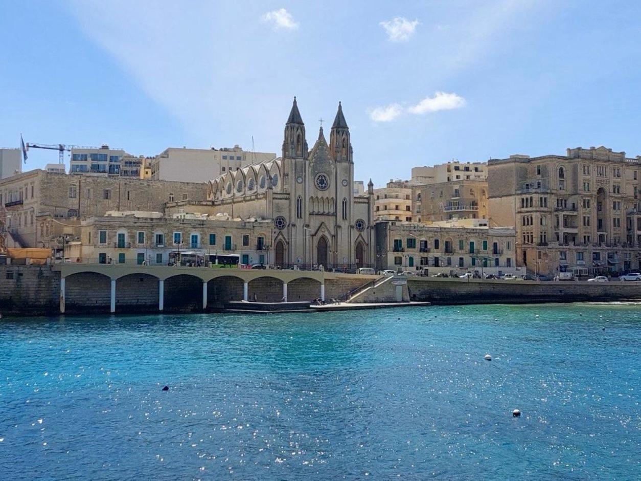Malta Crown Guesthouse San Ġiljan Extérieur photo