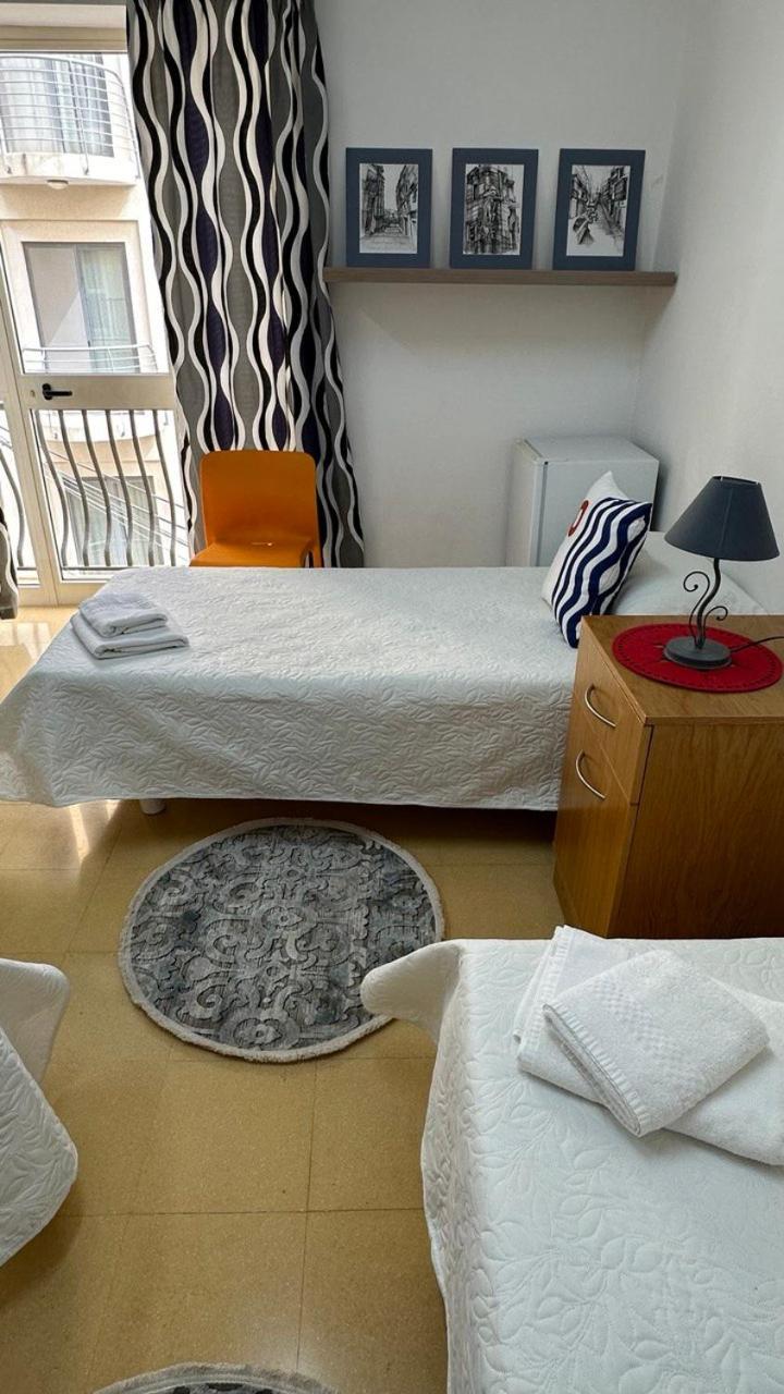 Malta Crown Guesthouse San Ġiljan Extérieur photo