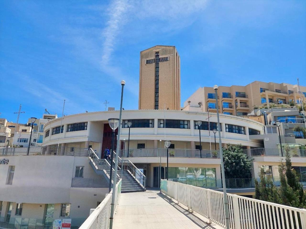 Malta Crown Guesthouse San Ġiljan Extérieur photo
