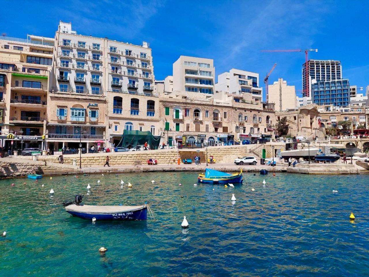 Malta Crown Guesthouse San Ġiljan Extérieur photo