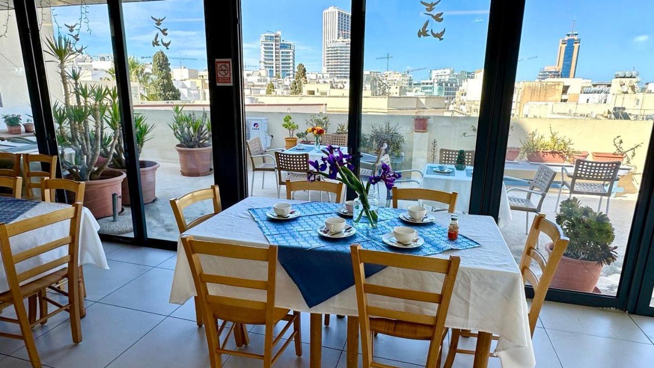 Malta Crown Guesthouse San Ġiljan Extérieur photo